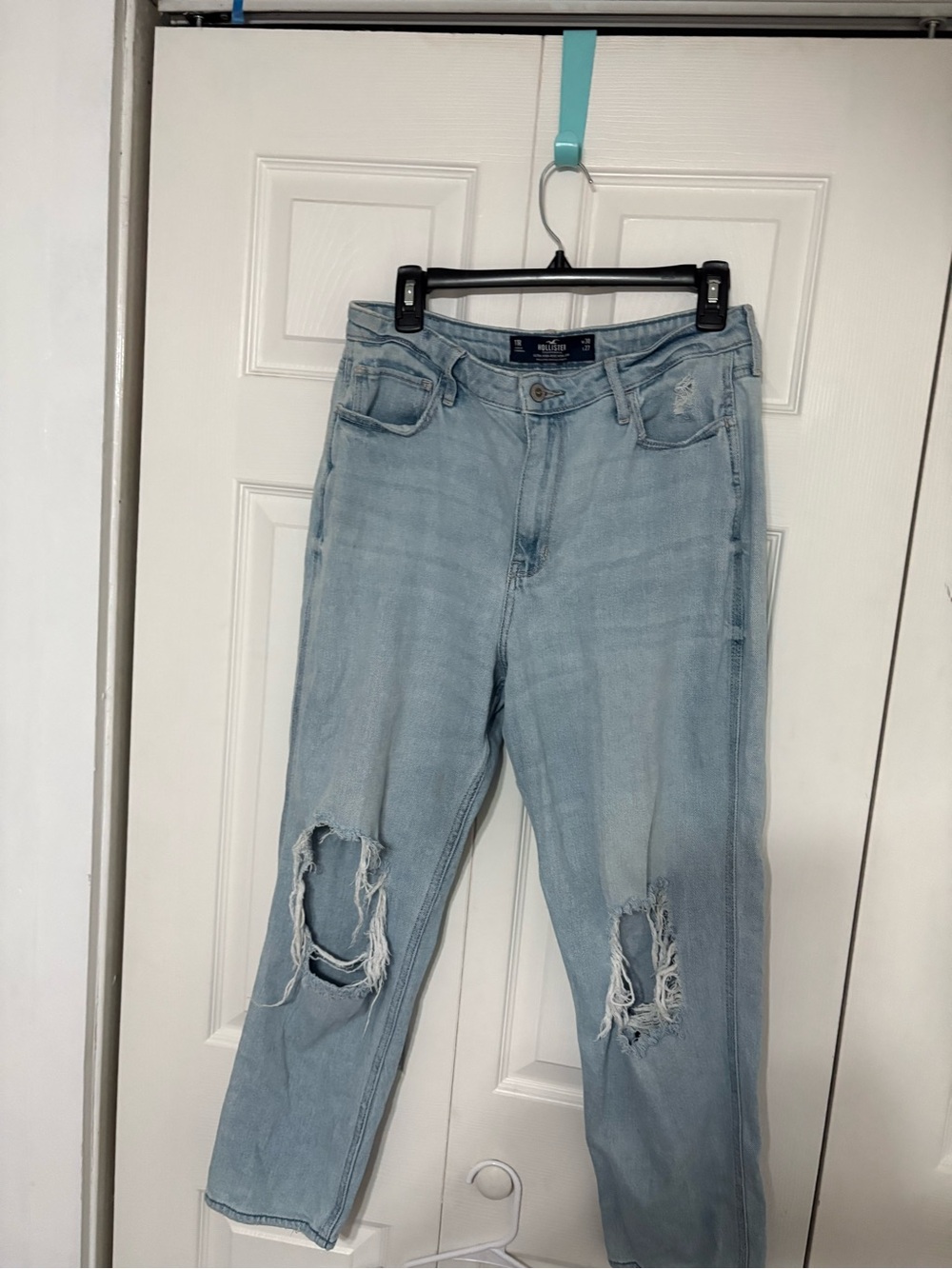 Hollister Ultra High Rise Mom Jeans